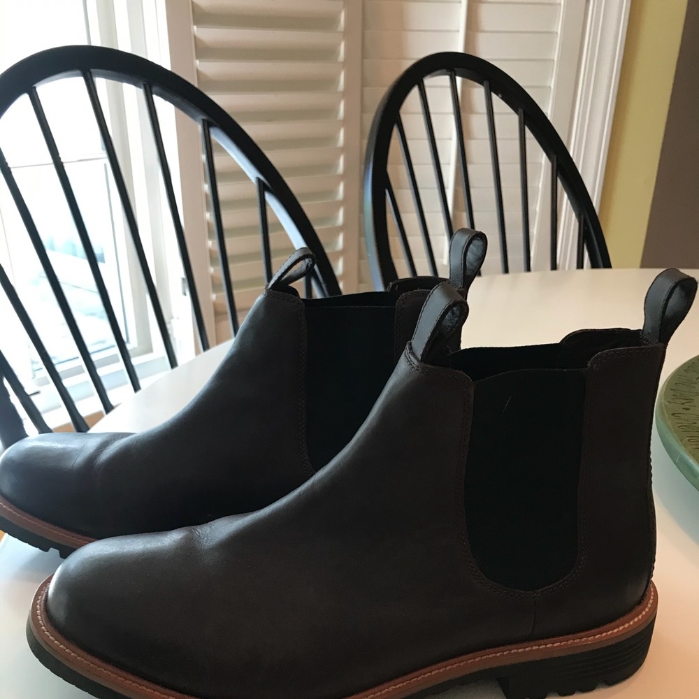 Men’s brand new Cole Haan ankle boots.